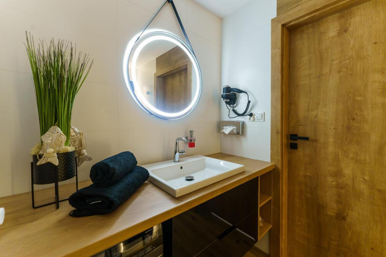 Ustronie Apartments - Apartamenty Komfort, Widok Na Morze, Parking Ustronie Morskie Exteriör bild